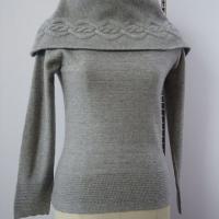 Large picture cable cashmere pullover